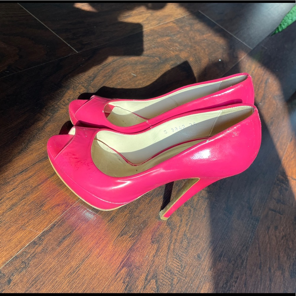 Pink heels 👠
